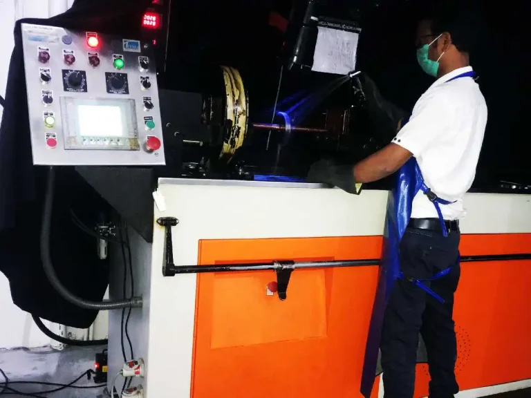 Magnetic Particle Testing on Bench Type Machine